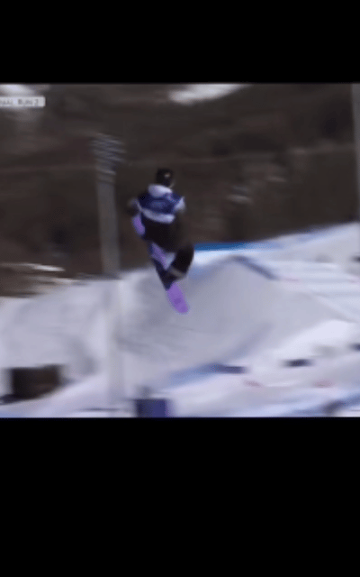 解说员的意思是说杨文龙肯定能进，但由于庆祝早了，结果无缘决赛。
现场应该比网上视