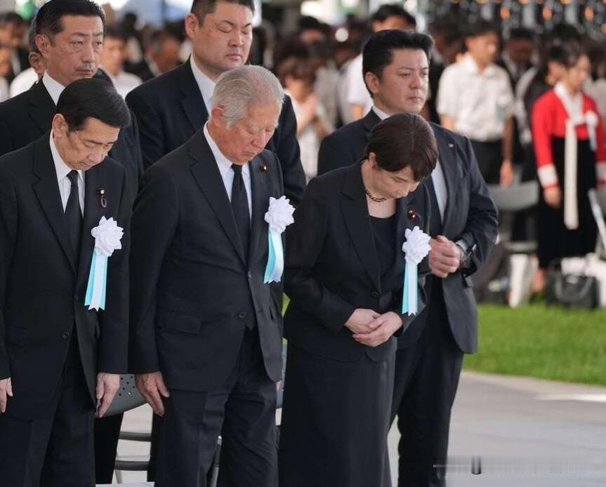 高市早苗参加纪念活动！


原来日本是讲纪念活动的，对于重大事件他们记得是很清楚