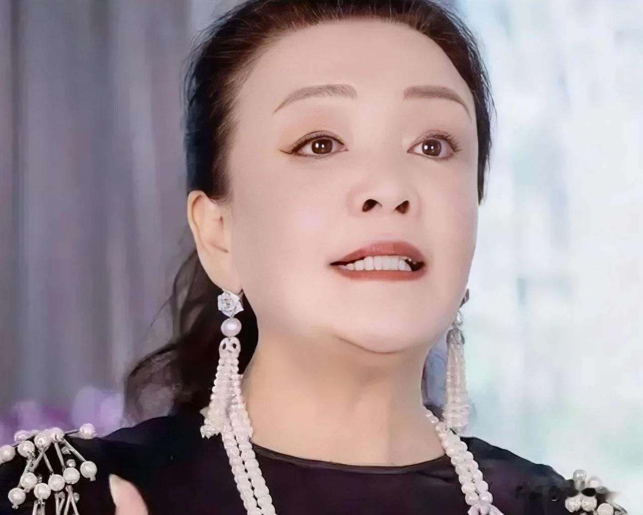 张兰这是最明智的选择，因为大s多年来用孩子做筹码来威胁他们，被逼无奈，才做出这些
