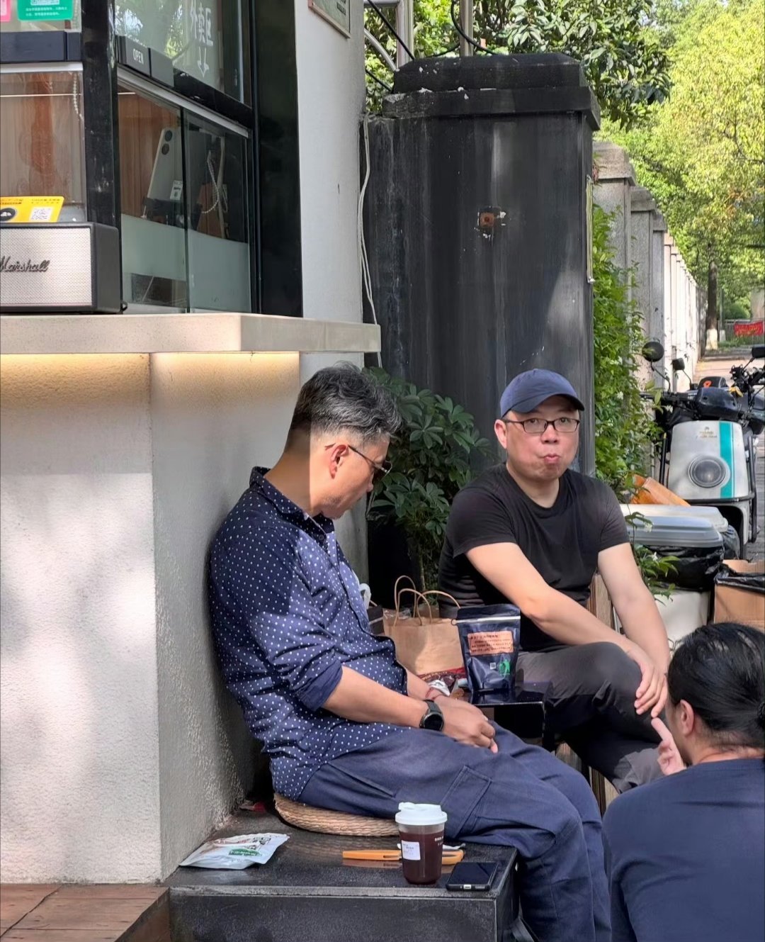 汪涵有多爱吃槟榔，这是给槟榔进行营销？还是说汪涵能吃大家也能吃？其实槟榔吃多了，