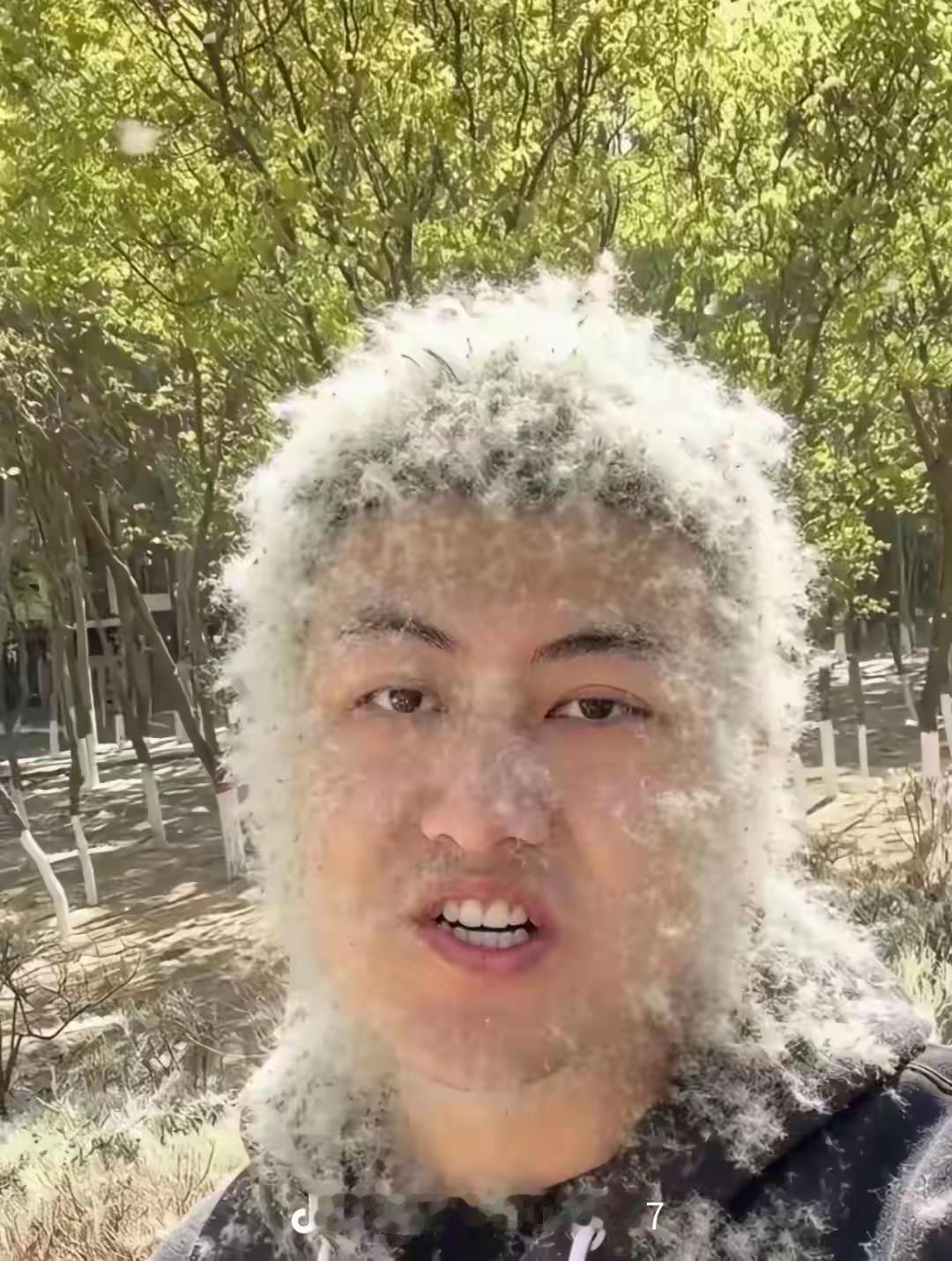 没有五百年的修行，驾驭不住这周身痒痒。
只是怕火！
别说三昧真火，一根火柴都能断