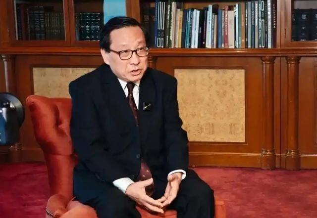 高志凯：马科斯家族的很多财产都被美国扣了，他现在对中国上蹿下跳，根本不是为了菲律