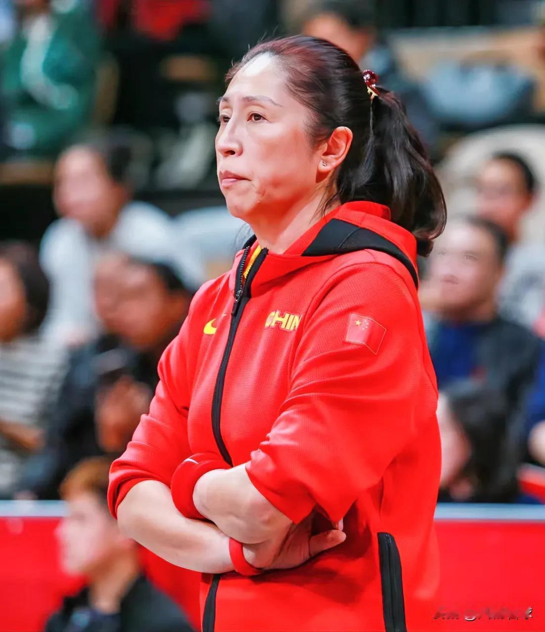 郑薇若派出这套首发阵容，那中国女篮在奥运会上能打进4强战绩吗？
控卫：王思雨，身