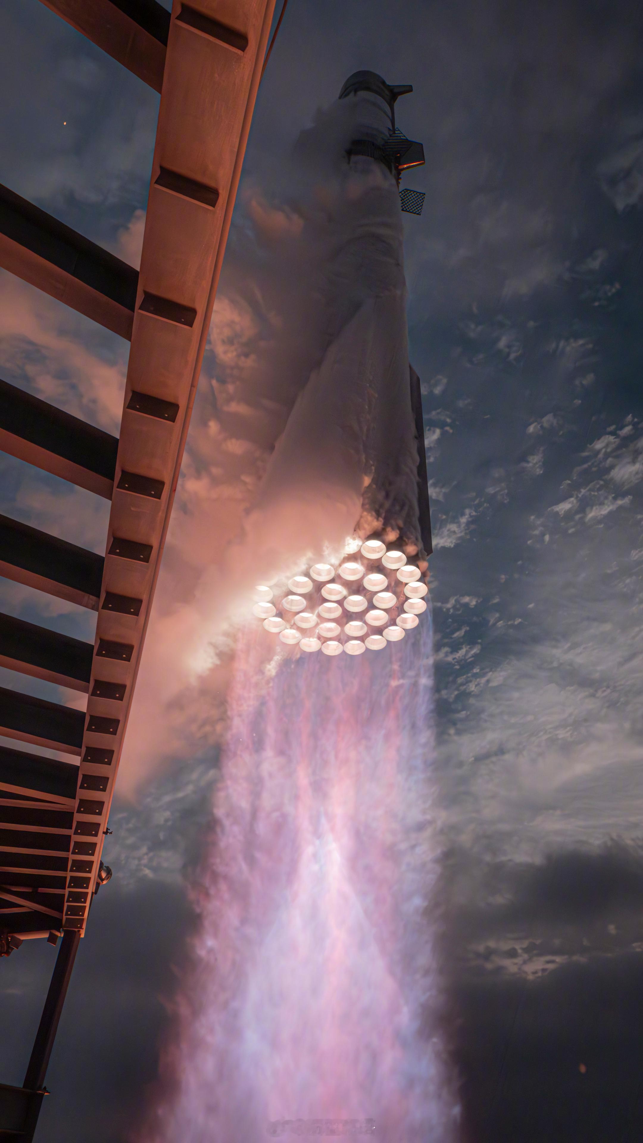 NASA到底扶持SpaceX了吗？首先明确下“扶持”的含义。如果说投资、安排顾问
