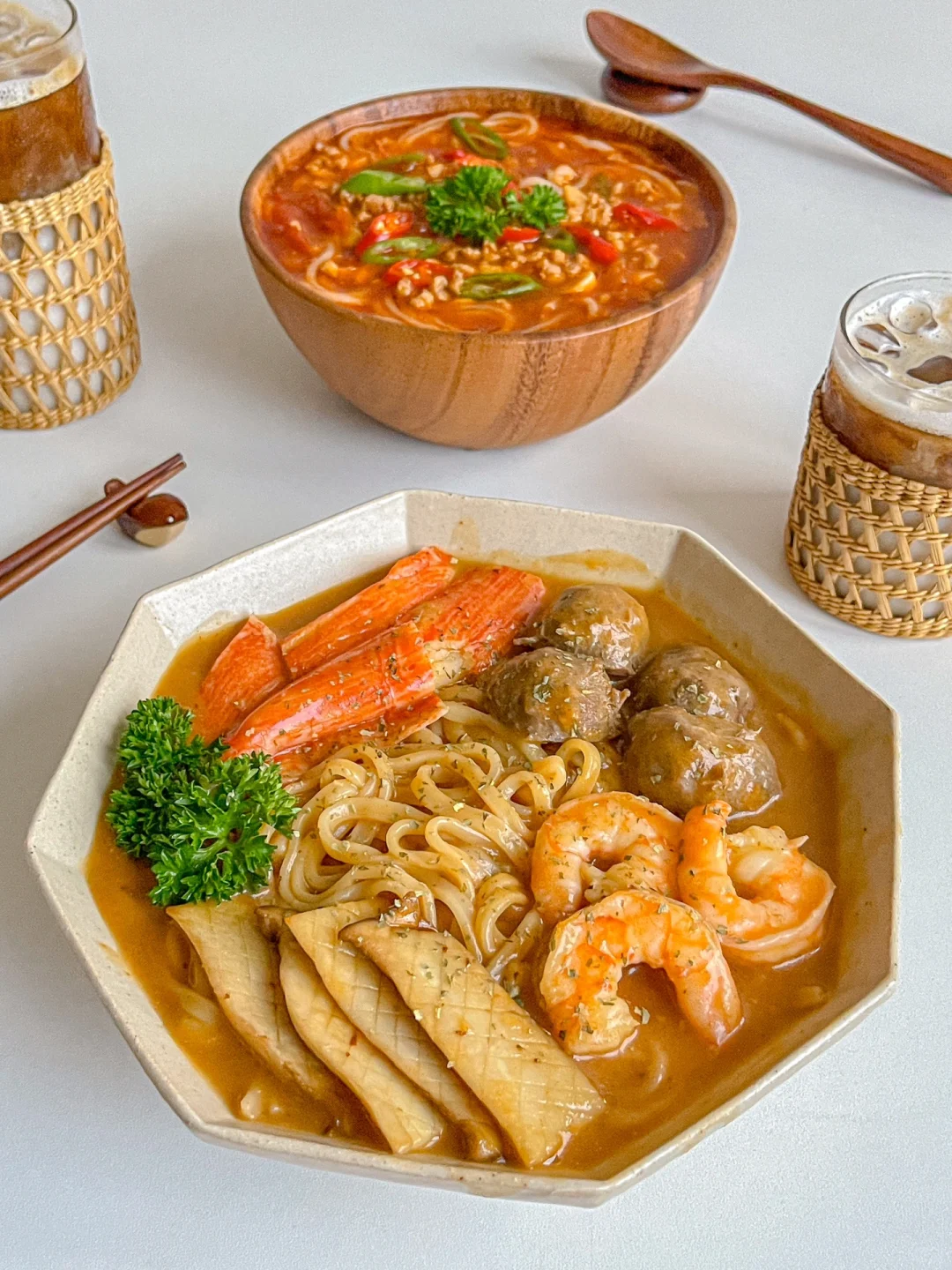 热气腾腾的早餐🍜沙茶面与酸汤粉🍅好吃哭🥹