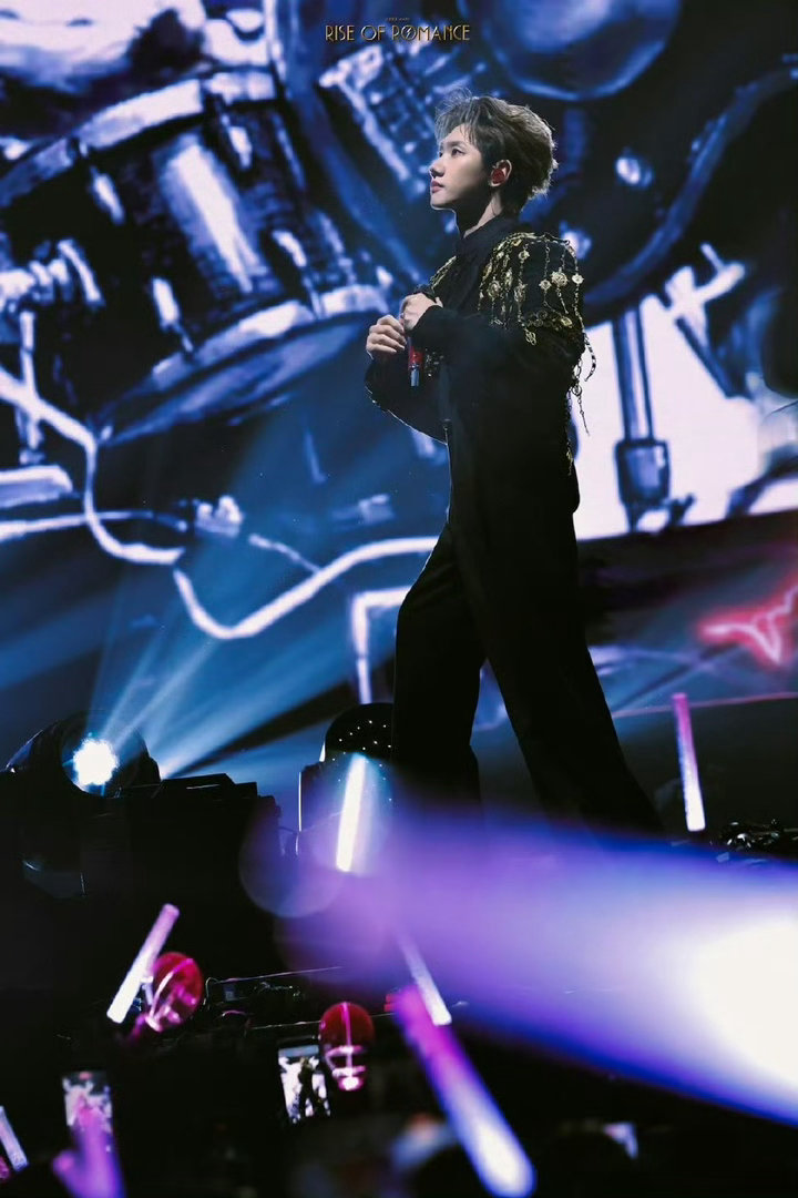 汪苏泷你没按格式 汪苏泷那句“你没有格式886”确实太有画面感了，活人感拉满的泷