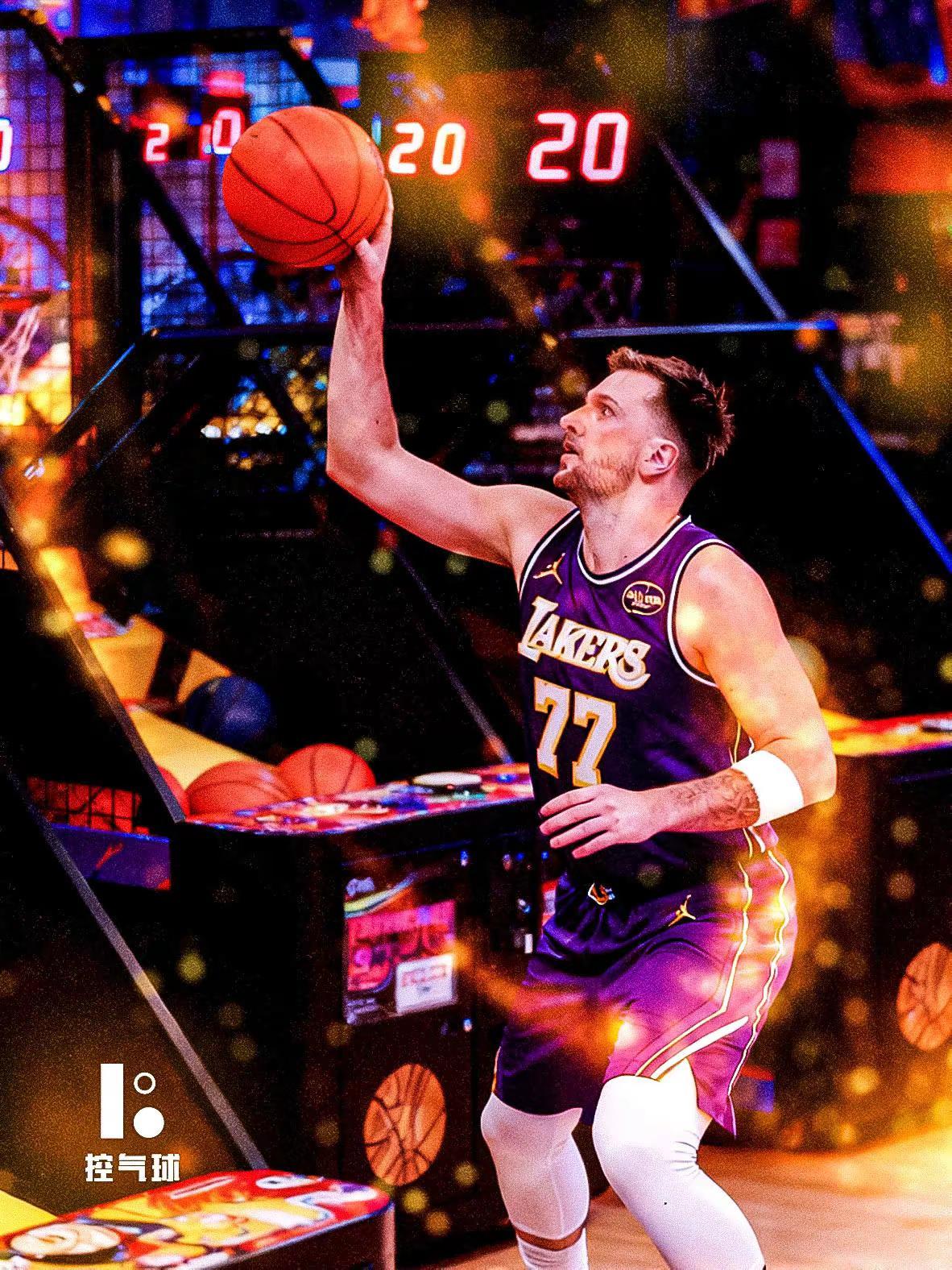 东契奇首节高效 20+3+1（11 中 8），四战三获首节 20+，此前对鹈鹕快