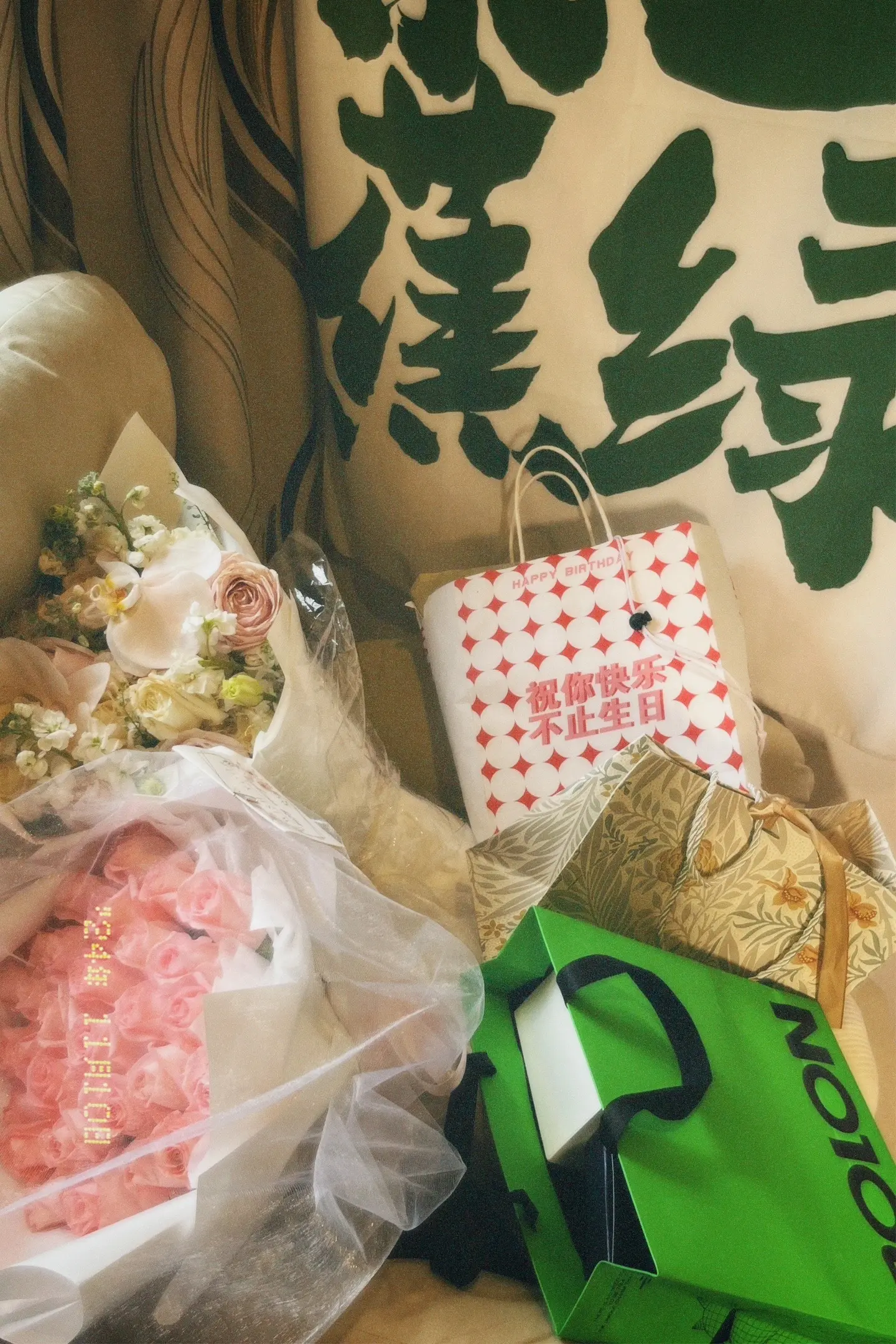 人总是会在接近幸福时倍感幸福 却在进行时又患得患失