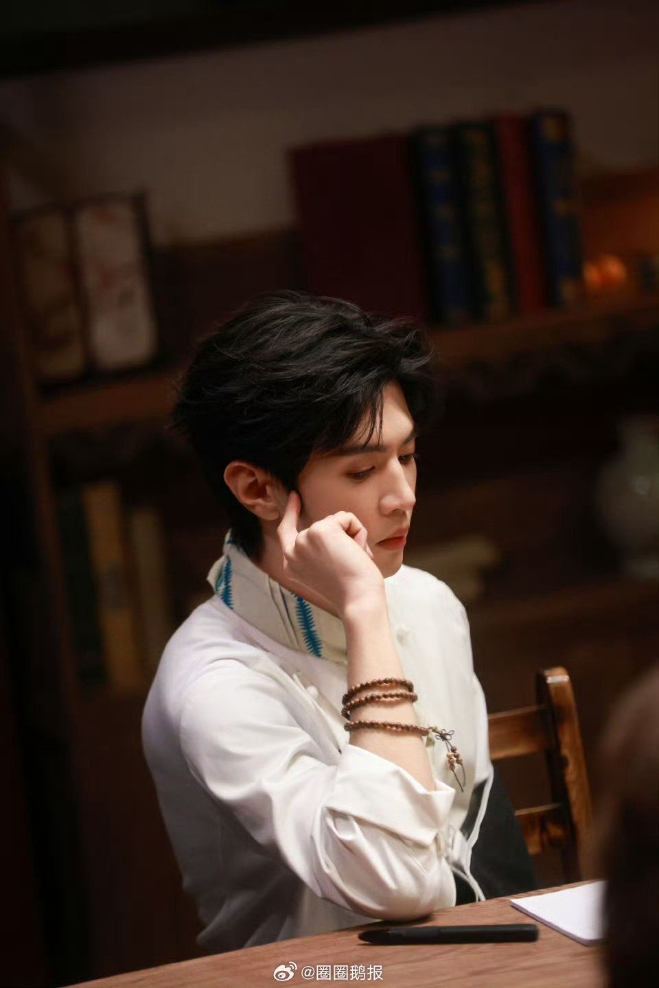 陈哲远大侦探一直在嚼嚼嚼陈哲远好适合大侦探 陈哲远连录两期大侦探，不得不说一期比