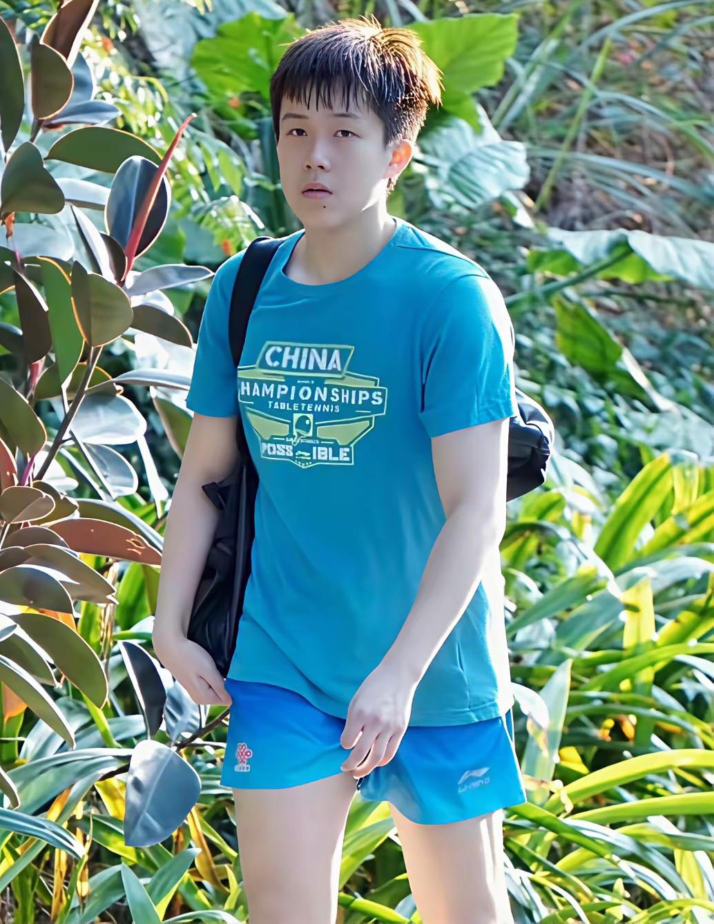 小小少年
不知愁
挥拍如刀
牛不牛～？！
[比心][比心][比心]