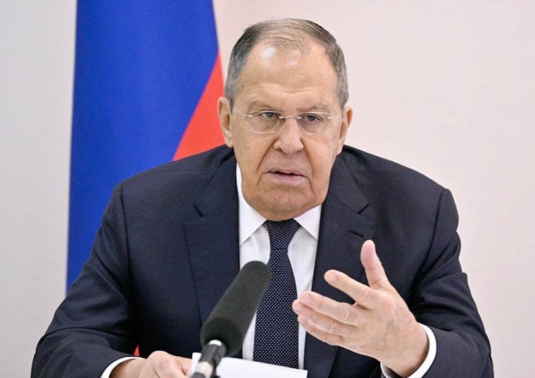 全球格局早变天了，俄罗斯外长拉夫罗夫一句话捅破窗户纸，西方那些国家再想攥着霸权不