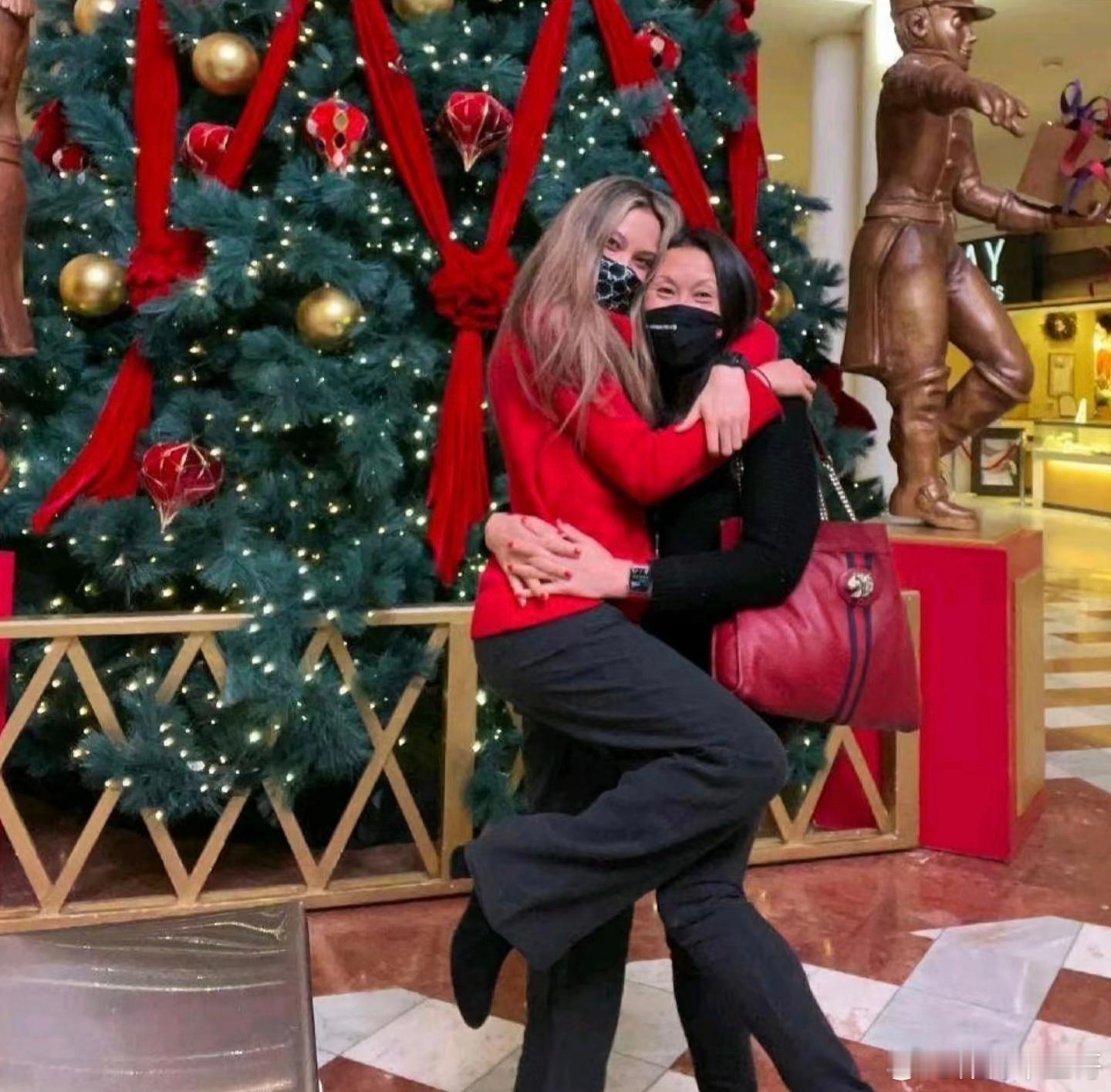 谷爱凌和妈妈……天才背后是“不扫兴”的父母！米兰冬奥超越胜负的动人瞬间