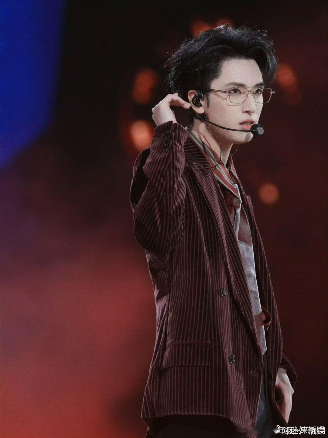 严浩翔换了个ip发图，回北京了， 