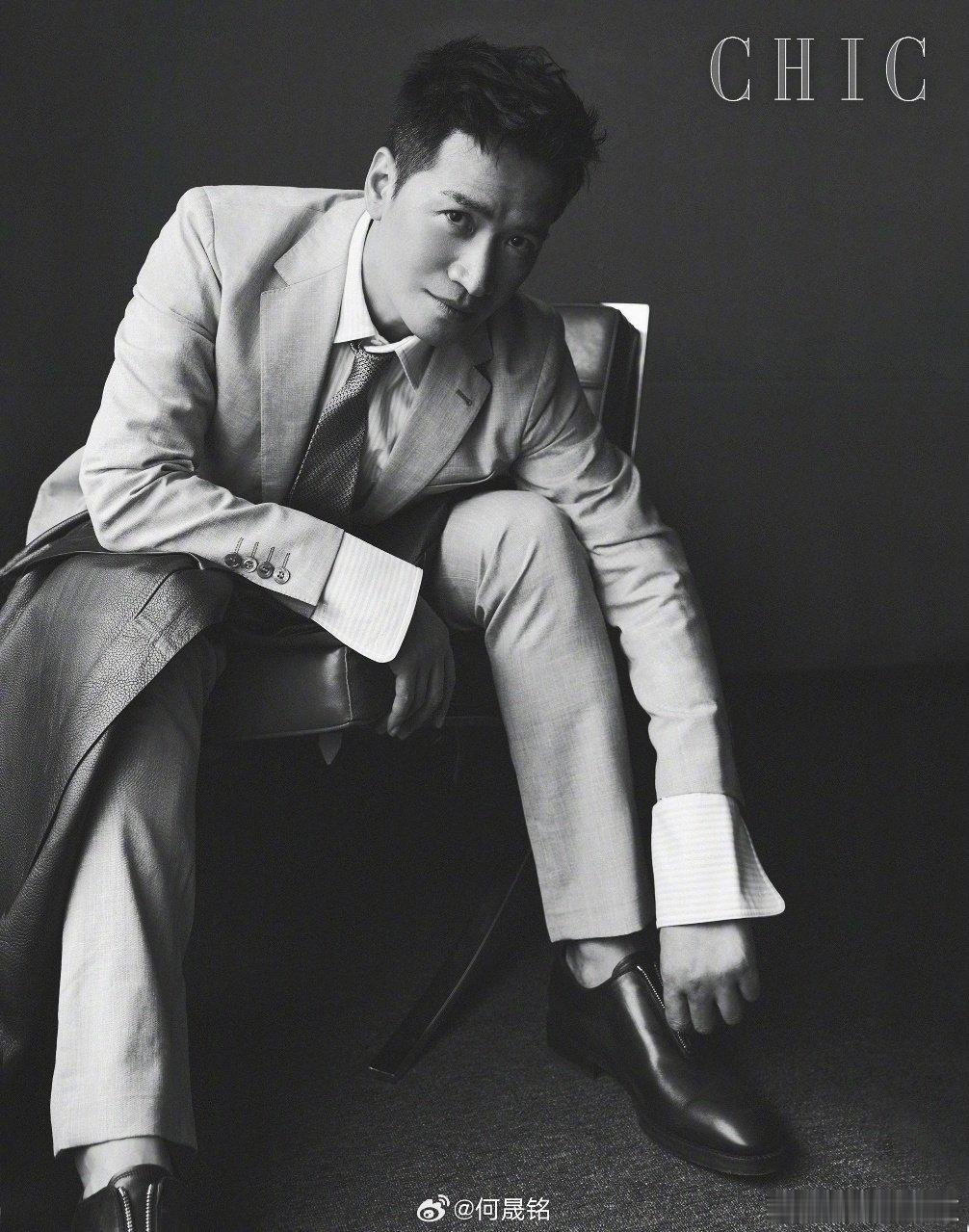 何晟铭回应离开于正从来没有后悔何晟铭大大咧咧回应，离开于正没后悔，自己的人生自己