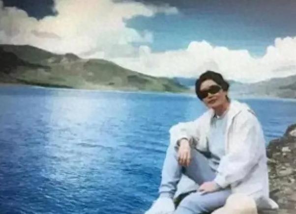 1970年，谢富治的女儿谢小沁从哈军工毕业，此时的她面临两个选择，一是进入科研院