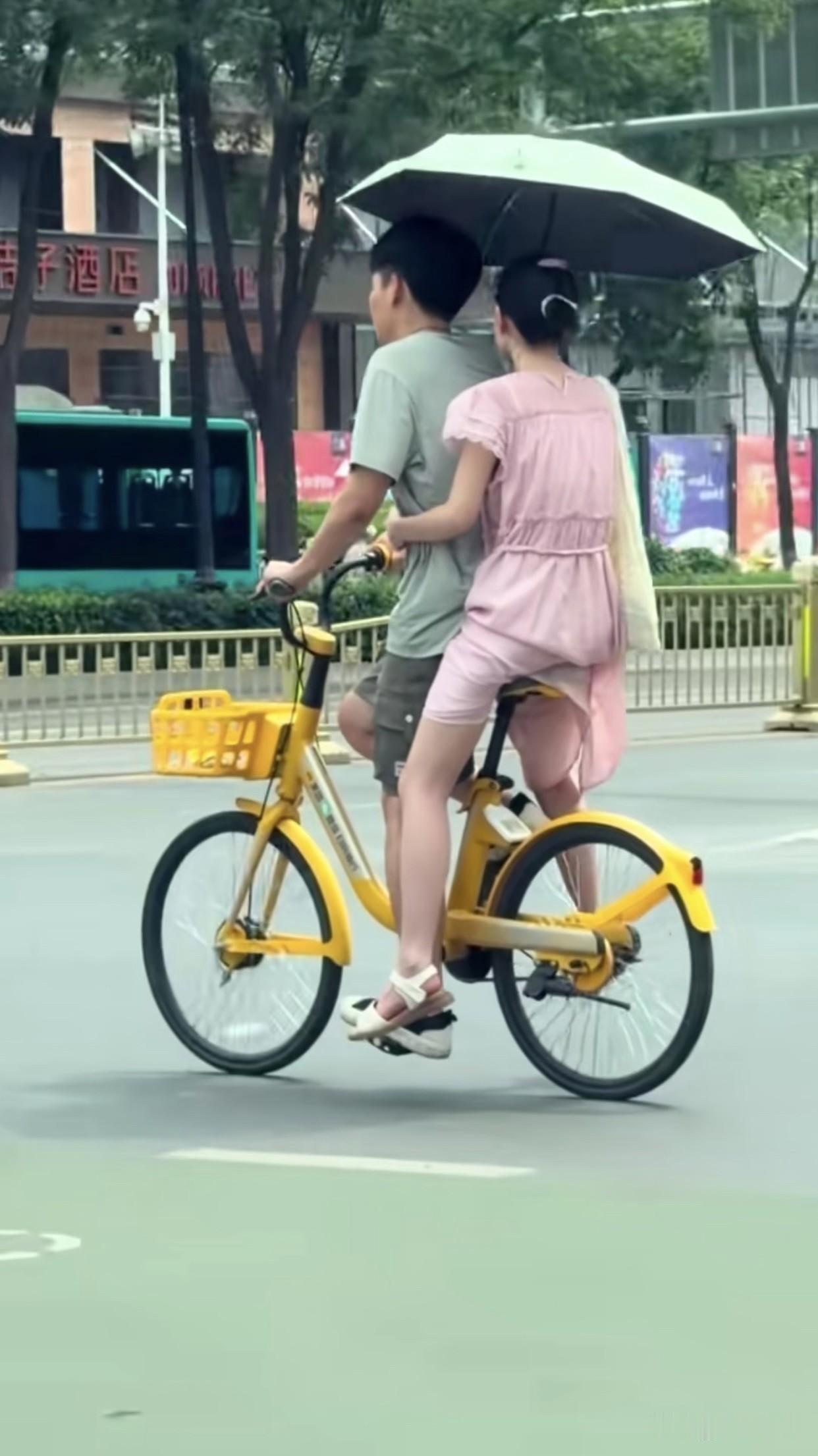 这种骑法真是艺高人胆大，受伤的风险有多大？