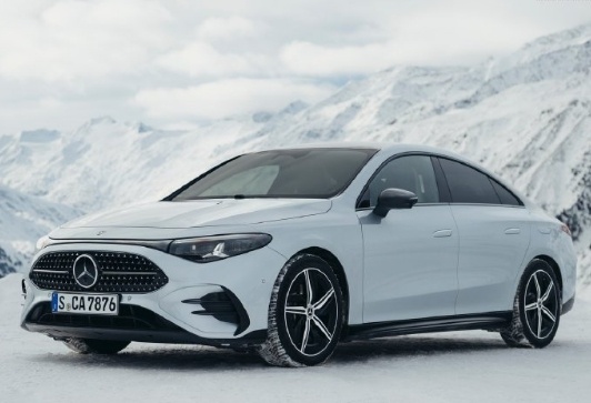 奔驰全新CLA混动版搭载吉利发动机 近日，奔驰公布了2026款CLA220混动力