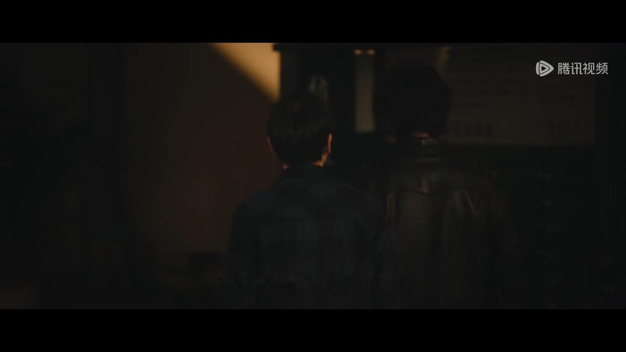 小舟啊…………！你要是仔细看一看你现在喝酒的这个房子，但凡你有点脑子，你都不会相