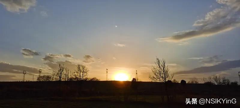 收集晨光与日落，把琐碎日常拼成诗。新年用心生活，每一天都是向往的样子。