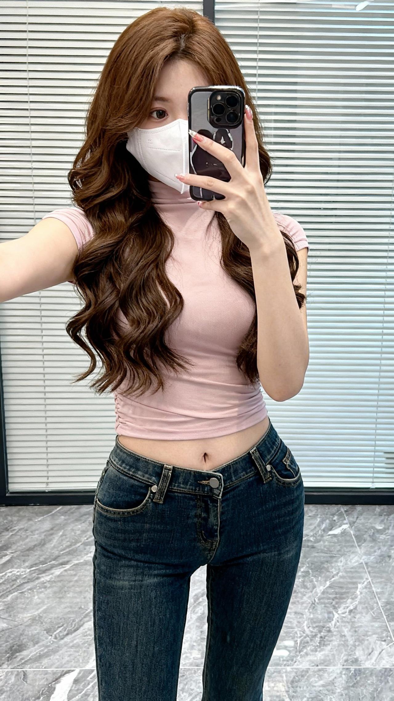 为什么那么多人选择穿牛仔裤?好看呀？所以只穿牛仔裤