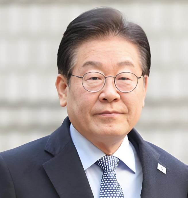 李在明确实没让韩国民众失望，63.3%的受访者对总统李在明的表现表示认可。这项民