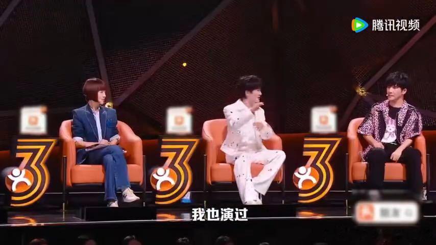 周深面对冷场尴尬到闭眼周深说早期台下只有一两个观众脱口秀和Ta的朋友们 周深的分
