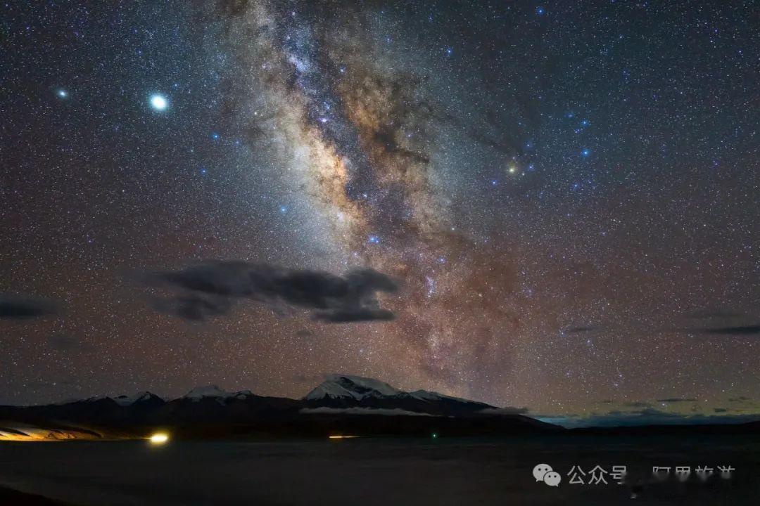 这下真的见识到夜空中最亮的星了  这么亮的流星拿来许愿得有多灵啊  神女峰 纳木