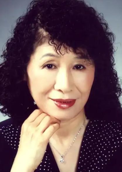 1986年，开国上将叶飞最疼的小女儿，因勾结他人泄露国家机密、收受贿赂，最终被判