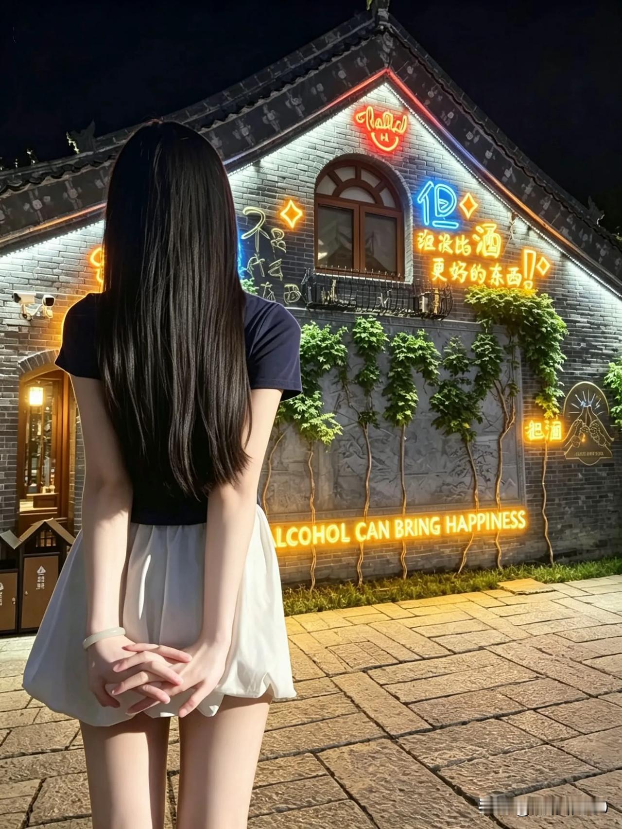 晚风霓虹，临时起意约小贾🍸🌙

晚风正好，霓虹闪闪
今晚的夜色温柔得不像话