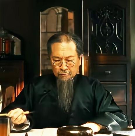 你有没有觉得《八千里路云和月》中的张老太爷，越来越招人烦了？
     万福好不