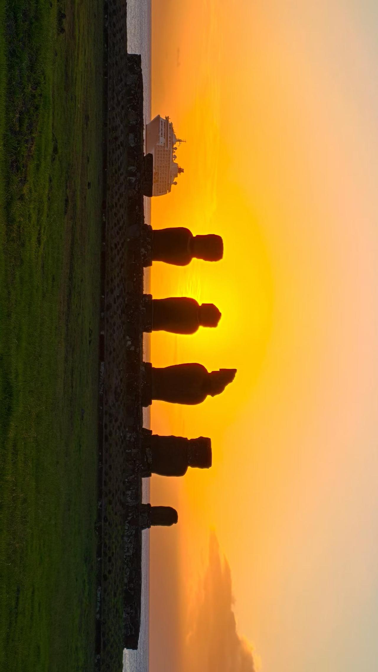 南美之行，心心念念的第二个地方——复活节岛✅️
今日份浪漫，是摩艾陪我看日落，还