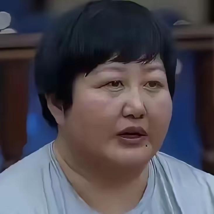 就是这个女人，这个大炮，这个崔大炮，她组织五名未成年的15岁少女卖淫，非法获取钱