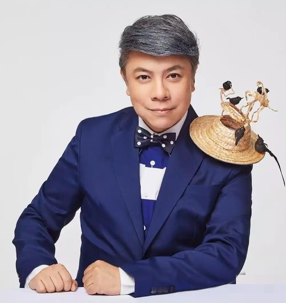 看了蔡康永这波操作，
我突然理解李敖了，
原来他早就看清了蔡康永人品，当年《康熙