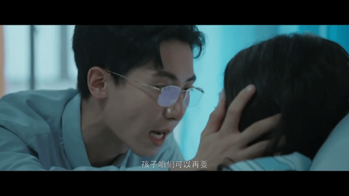 姐姐流产姐夫是出轨对象有剧毒的老实人又被演出来了剧里那姐夫低头削苹果的样子，曾让