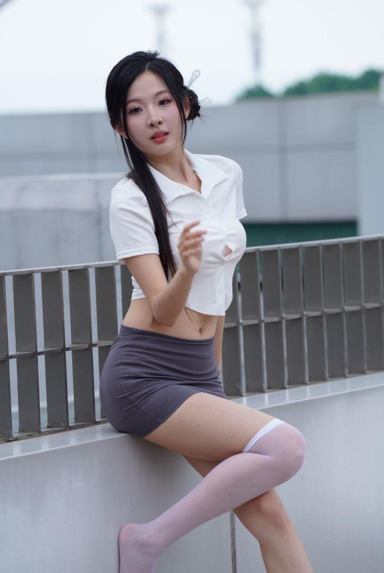 分享街拍美景街拍美女好身材 分享街拍小姐姐