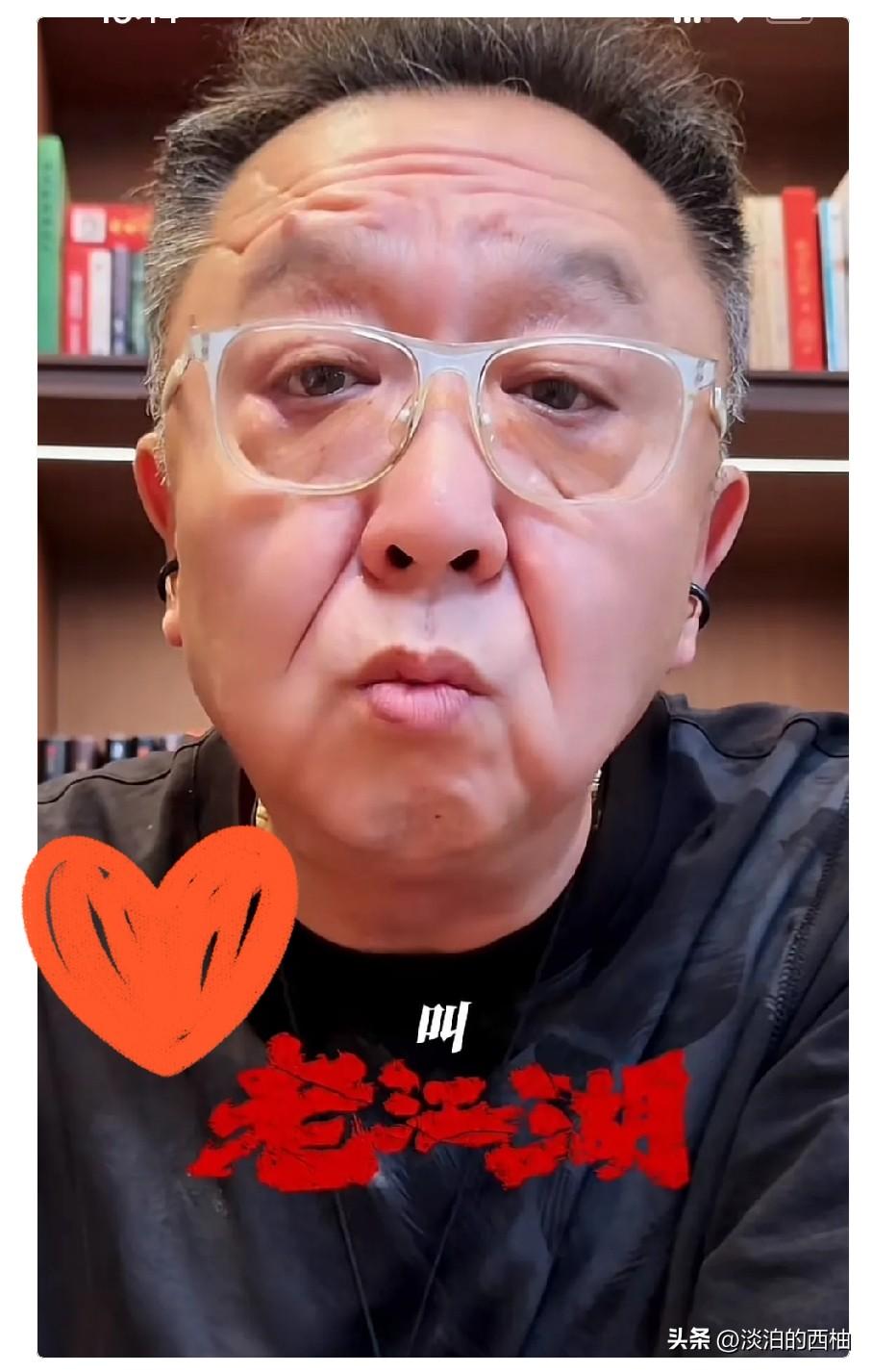 姜还是老的辣！
郭德纲在武汉挨了一刀，
于谦不发声，不站队，不解释。悄悄用一部《