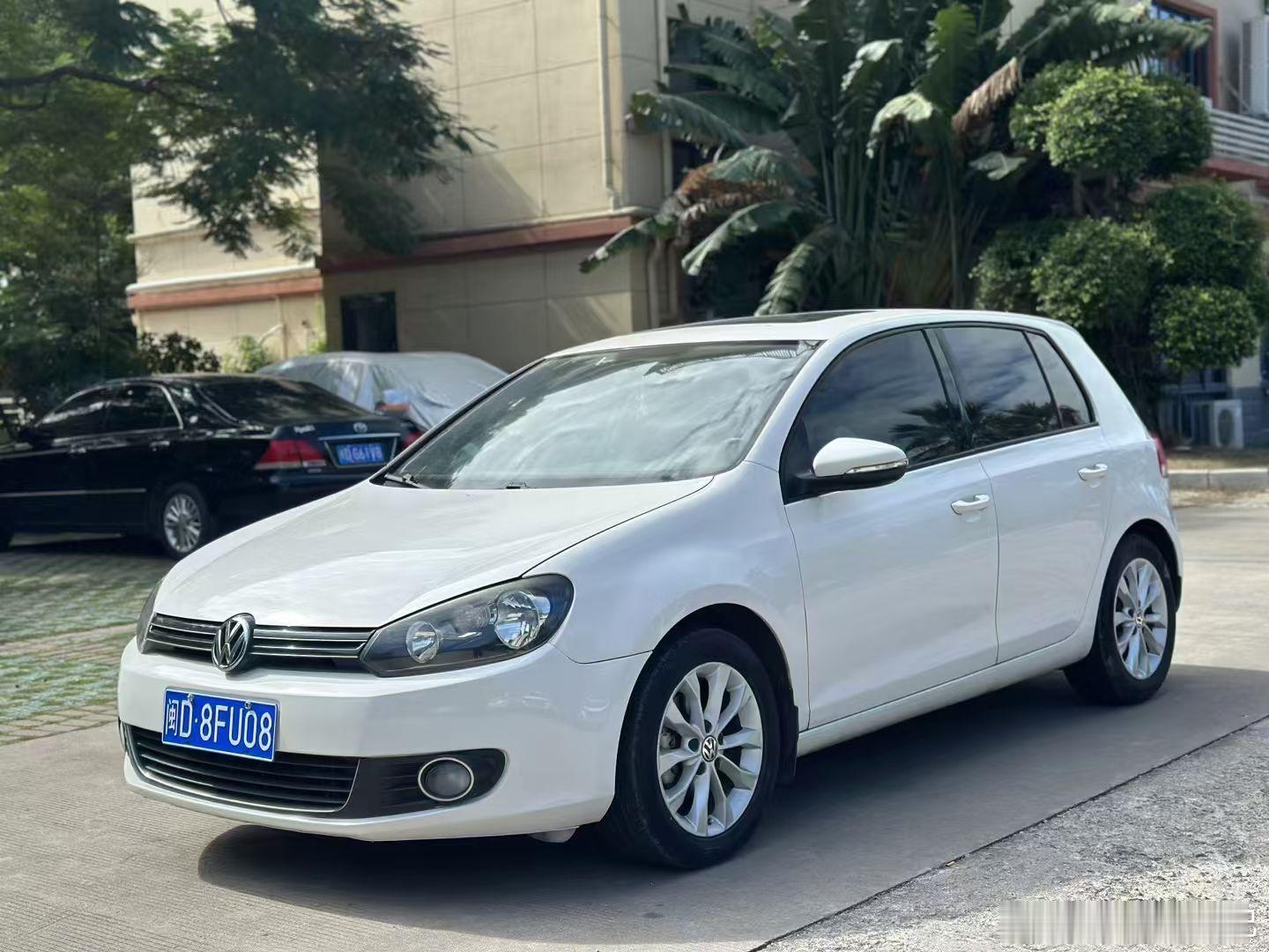 昨晚吧这台12的高尔夫卖了这种里程数少的车型确实很有市场，并且有价。买车的是一对