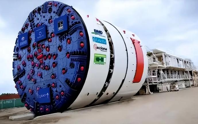 中国两台铁疙瘩，直接把印度媒体干沸腾了，铺天盖地的报道就为了一件事：中国制造的两