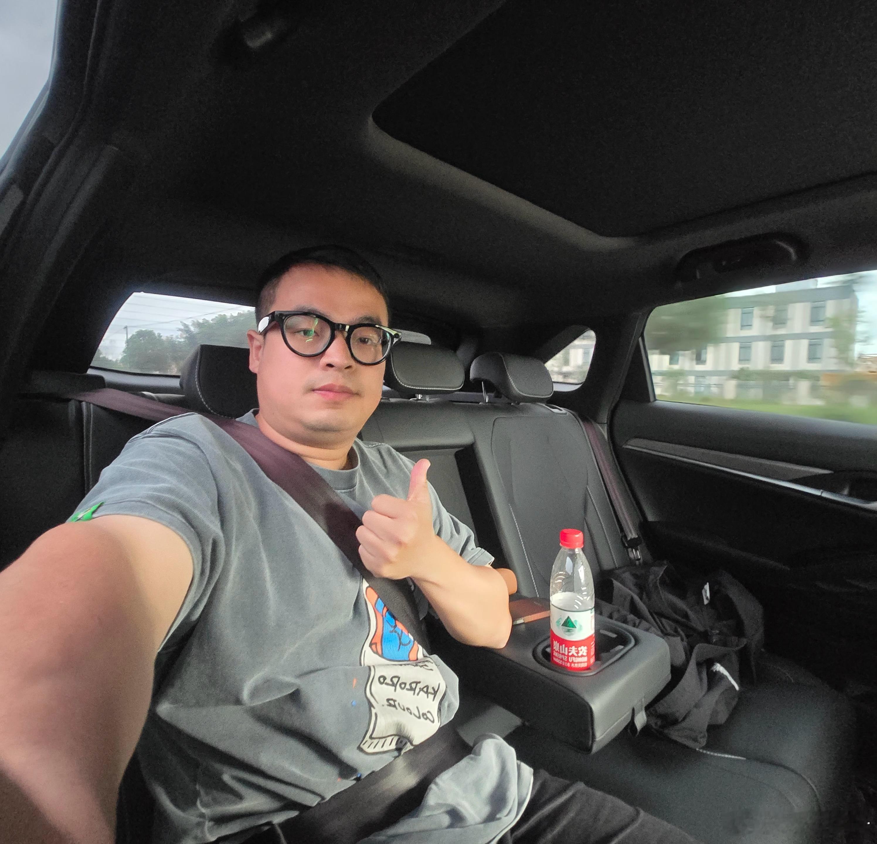 自从用了RayBan META眼镜之后，再也没用过airpods耳机和osmo 