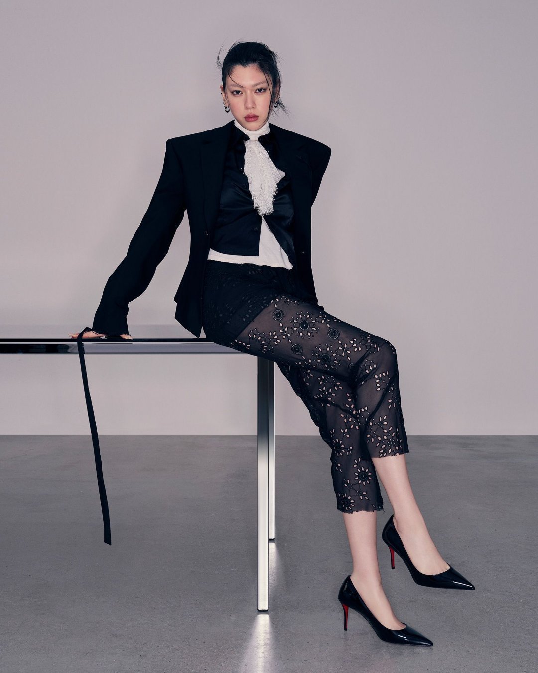 日娱新闻  三吉彩花  三吉彩花 杂志《VOGUE JAPAN》 