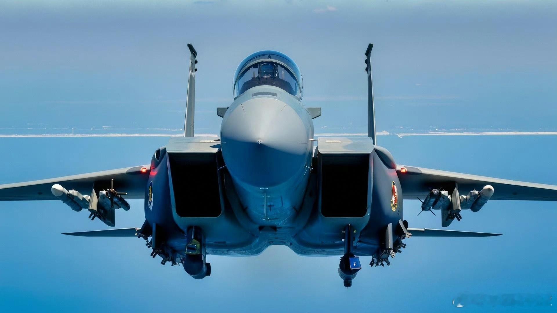 除了复合挂架和保型油箱其它一无是处了吧连火控、导弹武器系统都已经不如我们了，别说