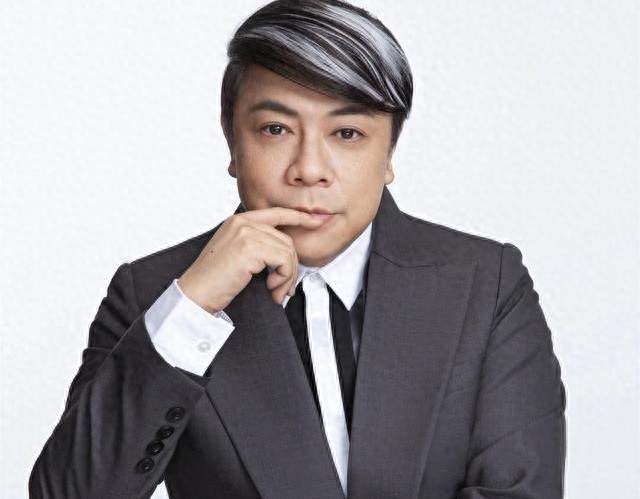 黄渤被蔡康永当众“将军”，一句话反击，刘德华当场鼓掌