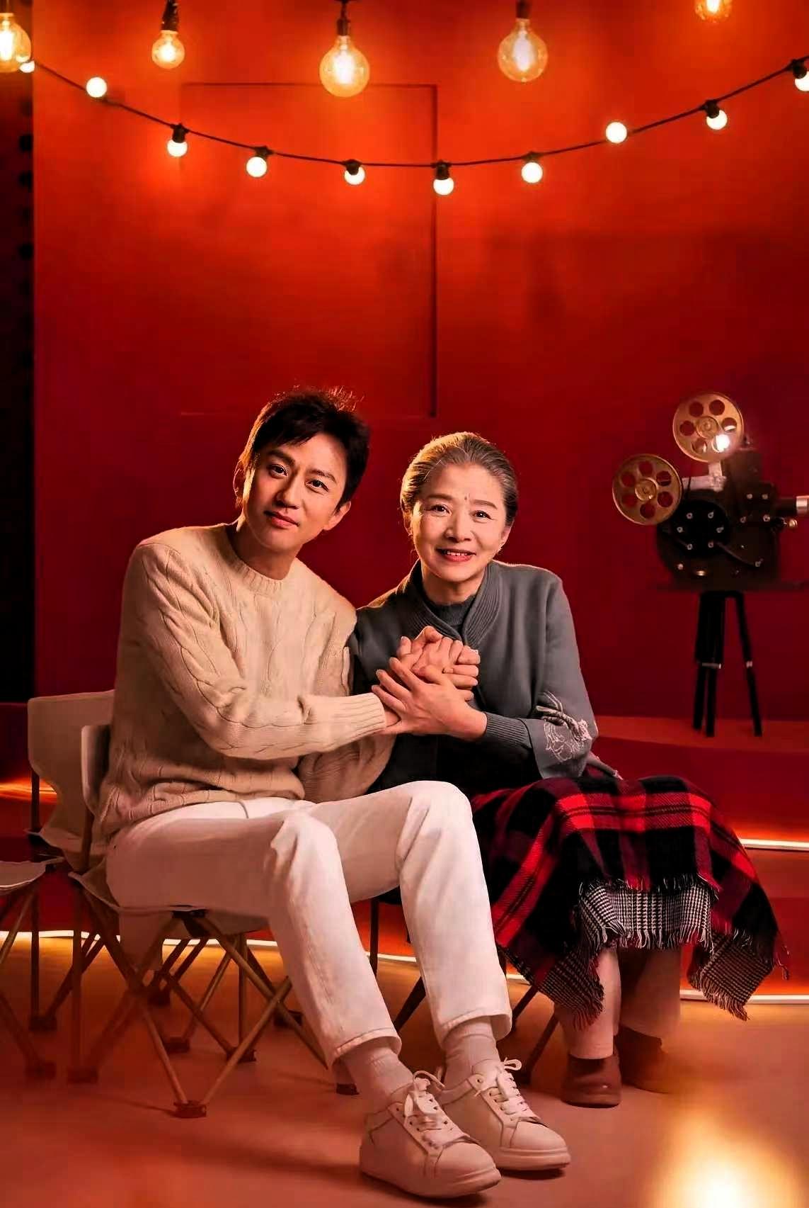 邓超表演完后
我特意去查了节目单
不查不知道，查了后才发现节目的艺术指导原来是张