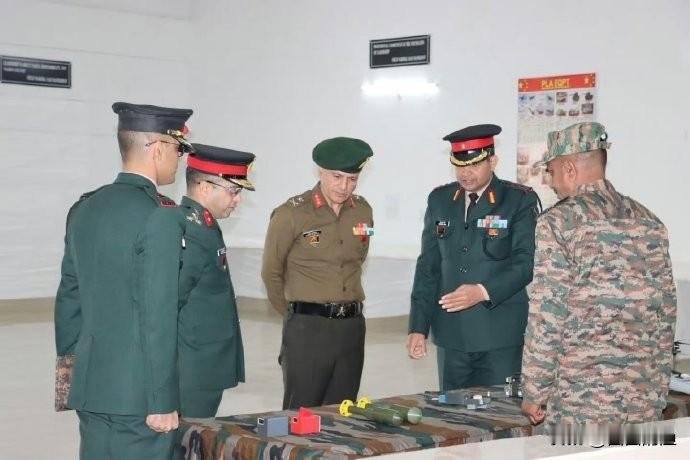 我们那个老邻居印度，最近在边境上又搞了个新动作。他们新建了个训练中心，听说搞得还