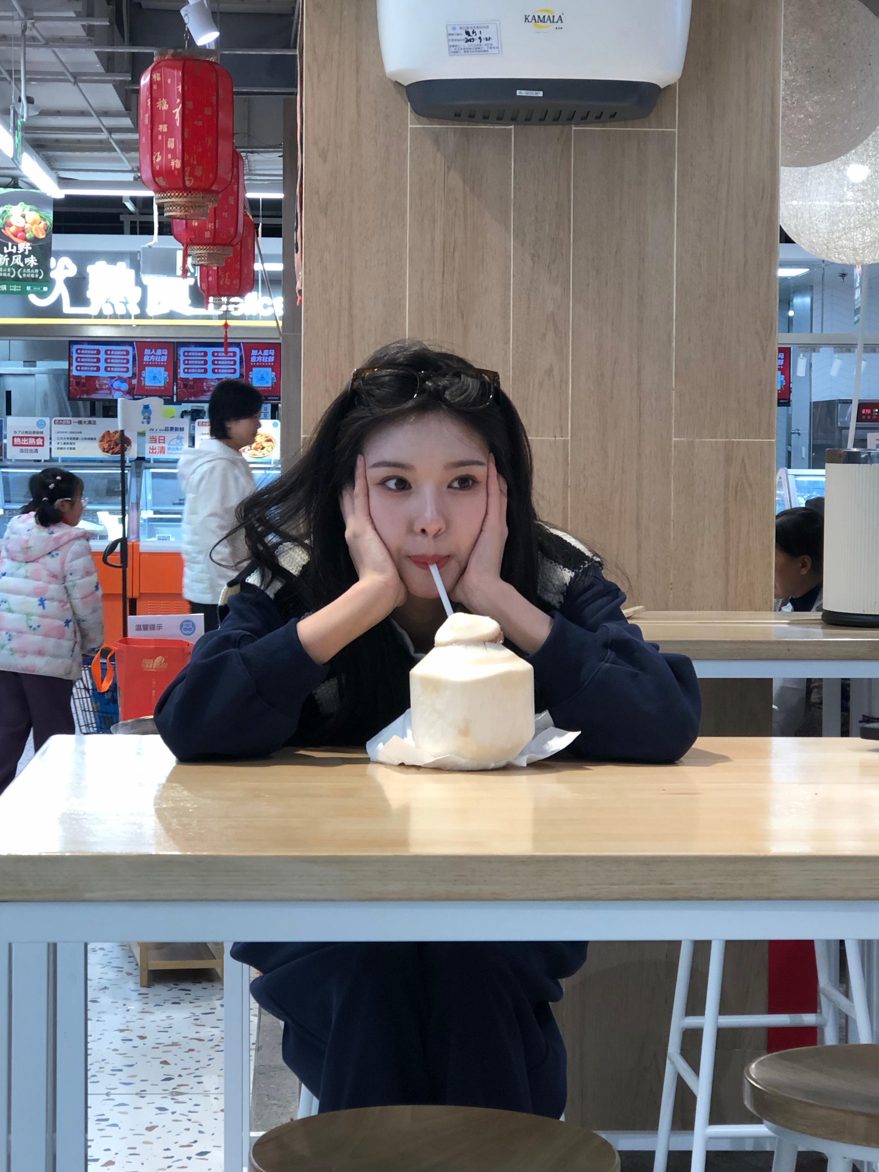 努力啃椰肉中🥥…与你相钰