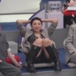 我笑死了啊啊啊啊淡淡姐一上网天塌了 完赛之后回后台像回家一样松弛淡淡坐姿淡淡一上