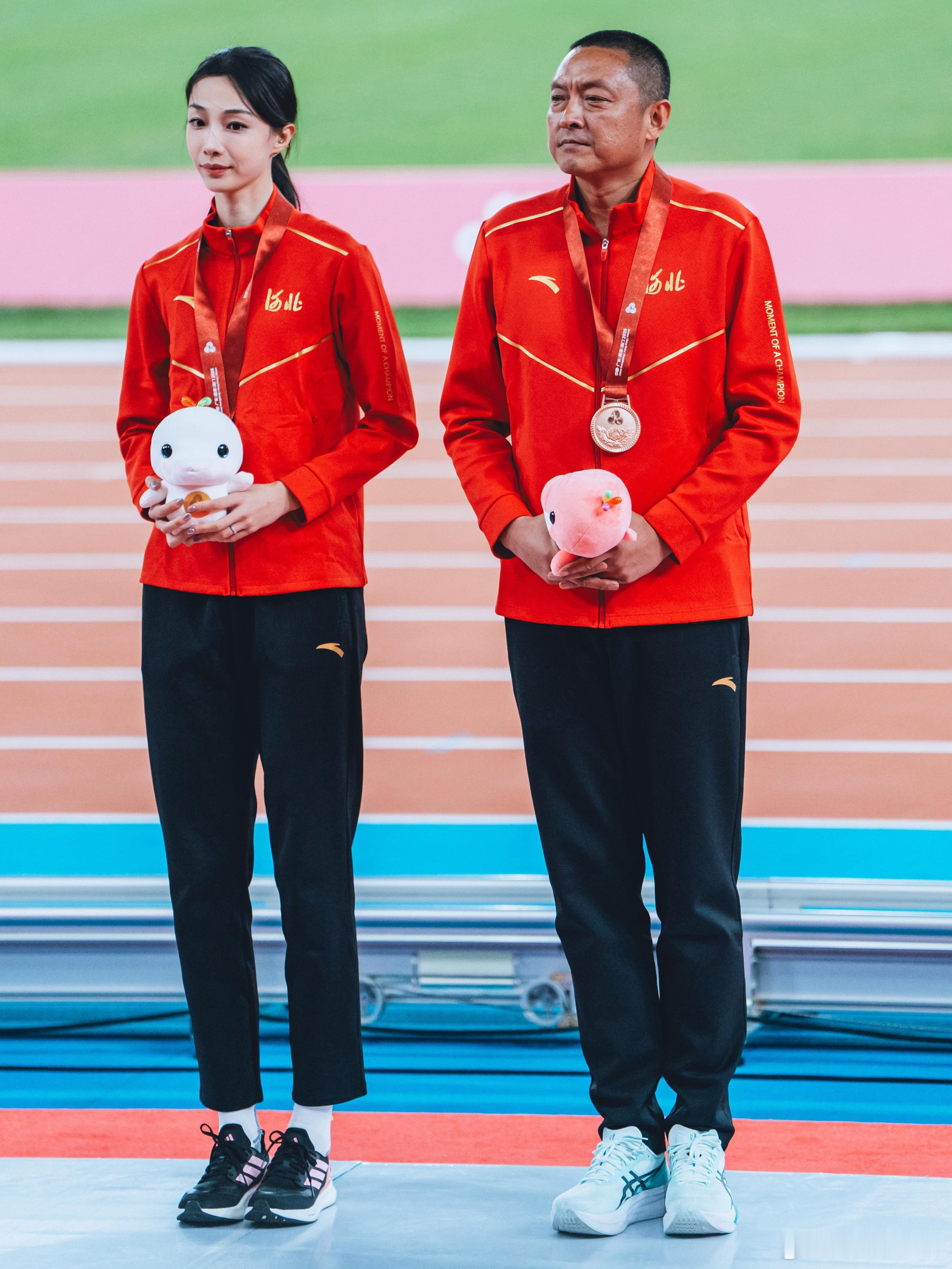 这几年收获总伴随着意外小插曲，膝盖小问题不断，上半年膝盖打了封闭，下半年配合康复