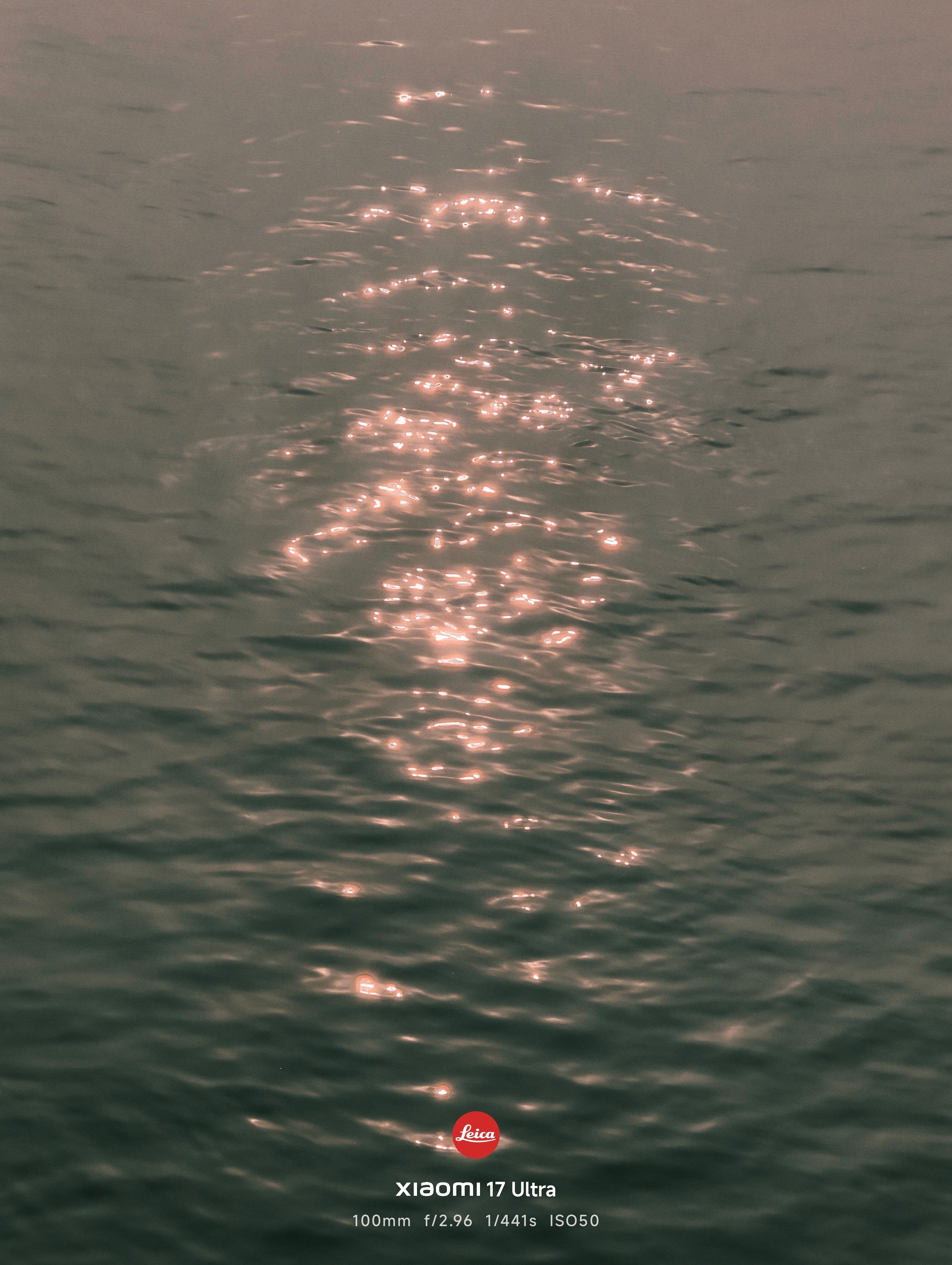 拍水面其实很考验手机的影像实力，硬件差一点就会有塑料感和颗粒感，影调偏一点就容易