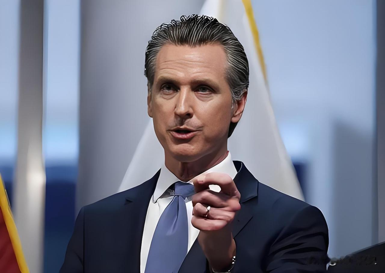 加州州长纽森今天在慕尼黑安全会议上说：“在美国历史上，从未有过比现任白宫主人更具