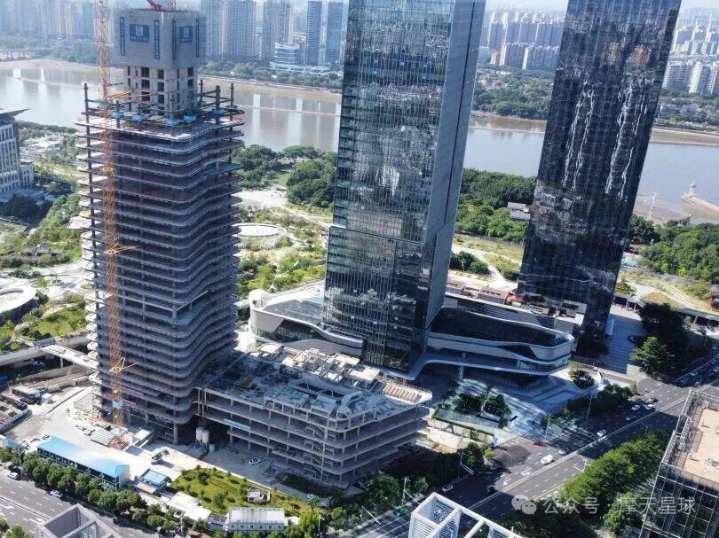 总投约30亿！238米！福州新玺中心“蝴蝶”造型初显。

福州身边事